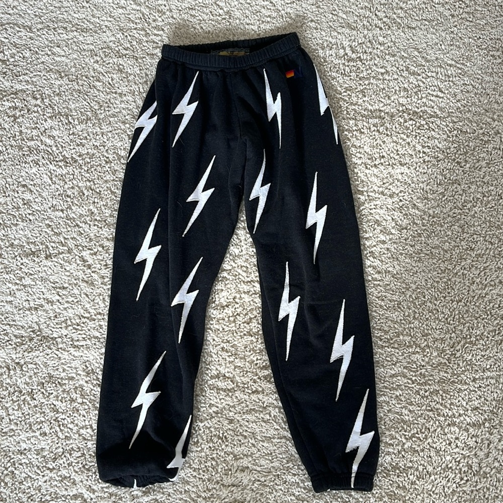 These trendy sweat pants have no flaws and are in perfect condition